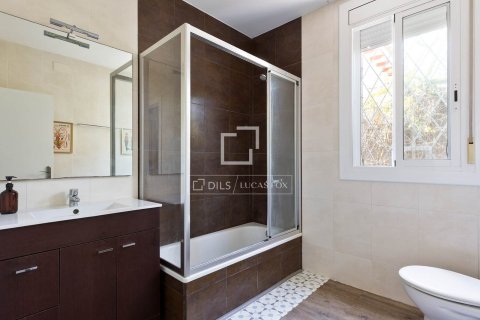 Villa de 2 dormitorios en venta en Castelldefels, Barcelona, Cataluña, Spain № 4424 - foto 13