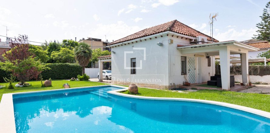 Villa de 2 dormitorios en venta en Castelldefels, Barcelona, Cataluña, Spain № 4424
