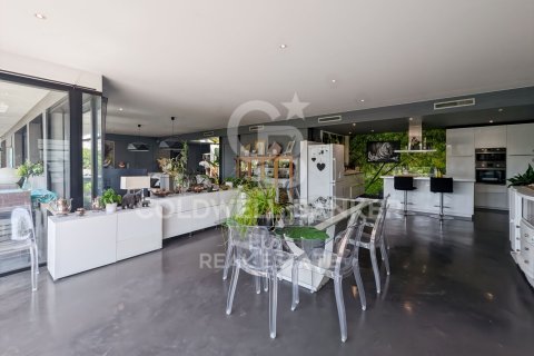 Сasa de 4 dormitorios en venta en Girona, Gerona, Cataluña, Spain № 7704 - foto 26