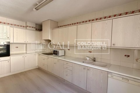Apartamento de 4 dormitorios en alquiler en Principado De Andorra (Ninguna Poblacion Tiene C.P.), Lérida, Cataluña, Spain № 7700 - foto 18