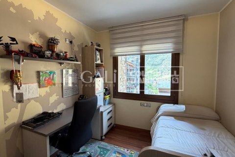 3 bedrooms apartment for sale in Principado De Andorra (Ninguna Poblacion Tiene C.P.), Lleida, Catalonia, Spain № 7775 - photo 14