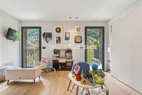 Apartamento de 5 dormitorios en venta en Principado De Andorra (Ninguna Poblacion Tiene C.P.), Lérida, Cataluña, Spain № 7778 - foto 11