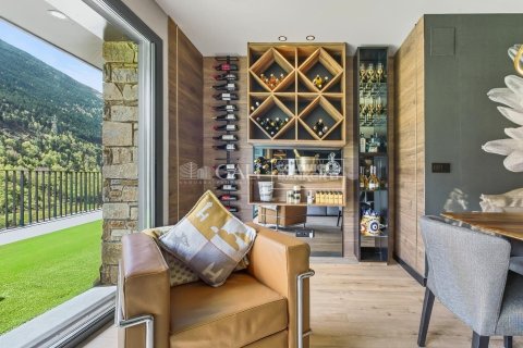 Apartamento de 5 dormitorios en venta en Principado De Andorra (Ninguna Poblacion Tiene C.P.), Lérida, Cataluña, Spain № 7778 - foto 16