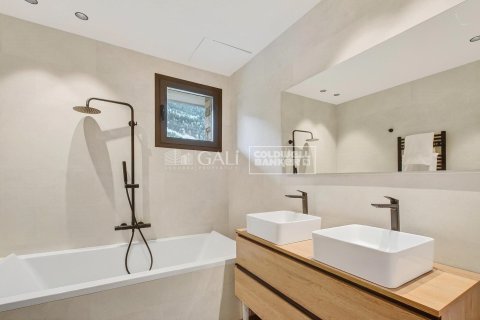 Apartamento de 5 dormitorios en venta en Principado De Andorra (Ninguna Poblacion Tiene C.P.), Lérida, Cataluña, Spain № 7778 - foto 12
