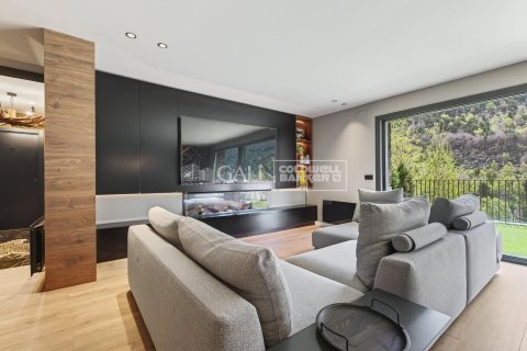 Apartamento de 5 dormitorios en venta en Principado De Andorra (Ninguna Poblacion Tiene C.P.), Lérida, Cataluña, Spain № 7778 - foto 26