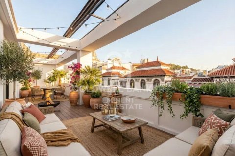 Ático de 3 dormitorios en venta en Barcelona, Cataluña, Spain № 7776