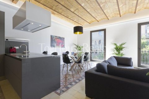 Apartamento de 3 dormitorios en venta en Barcelona, Cataluña, Spain № 2346 - foto 5