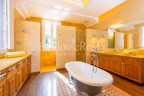 Villa de 9 dormitorios en venta en Pedralbes, Barcelona, Cataluña, Spain № 2345 - foto 12