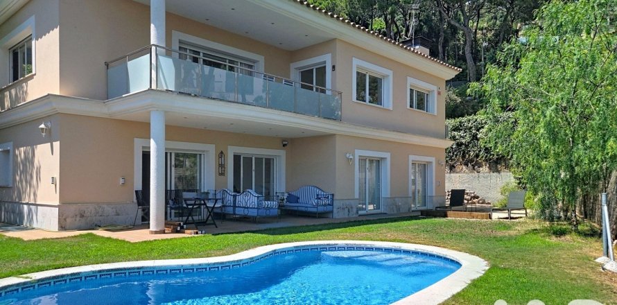 Сasa de 4 dormitorios en venta en Premia De Dalt, Barcelona, Cataluña, Spain № 8345