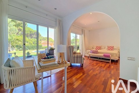 Сasa de 4 dormitorios en venta en Premia De Dalt, Barcelona, Cataluña, Spain № 8345 - foto 9