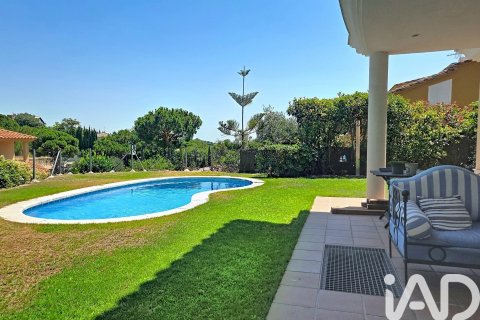 Сasa de 4 dormitorios en venta en Premia De Dalt, Barcelona, Cataluña, Spain № 8345 - foto 2