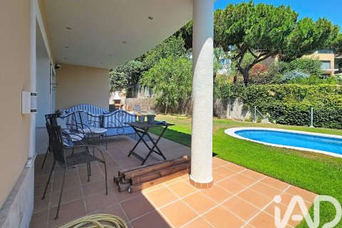 Сasa de 4 dormitorios en venta en Premia De Dalt, Barcelona, Cataluña, Spain № 8345 - foto 4