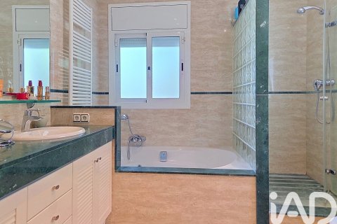 Сasa de 4 dormitorios en venta en Premia De Dalt, Barcelona, Cataluña, Spain № 8345 - foto 10