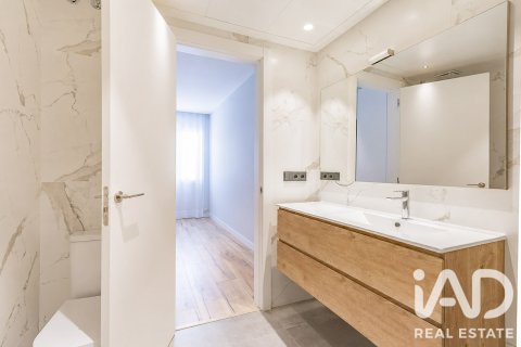 Casa adosada de 4 dormitorios en venta en Sabadell, Barcelona, Cataluña, Spain № 8344 - foto 24