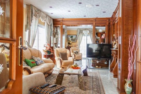 Купить дом в Гава, Испания с 7 комнат, 465м², № 8452 - фото 9