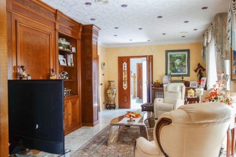 Купить дом в Гава, Испания с 7 комнат, 465м², № 8452 - фото 11