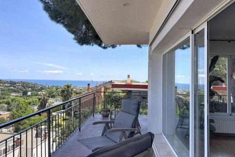 Сasa de 4 dormitorios en venta en Cabrils, Barcelona, Cataluña, Spain № 8450