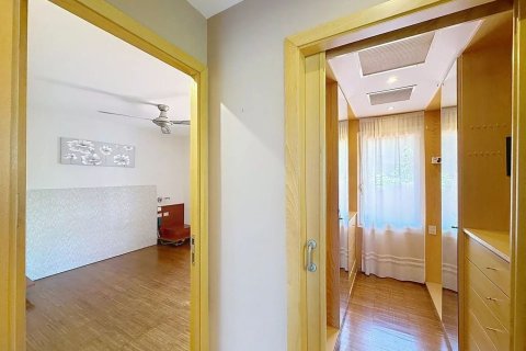 Купить дом в Кабрильс, Испания с 5 комнат, 376м², № 8450 - фото 22