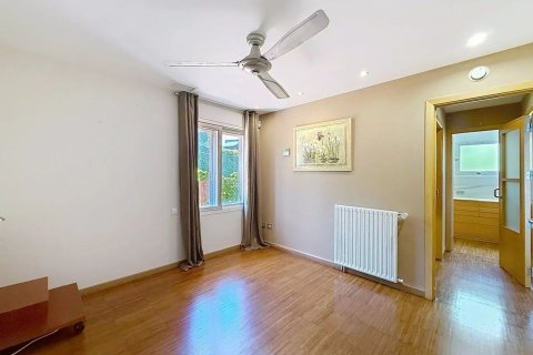 Купить дом в Кабрильс, Испания с 5 комнат, 376м², № 8450 - фото 21