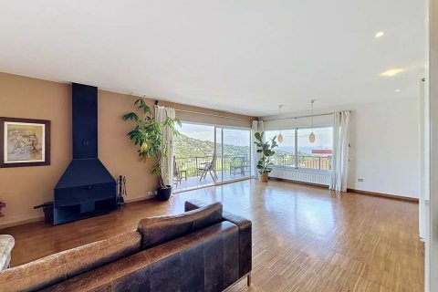 Купить дом в Кабрильс, Испания с 5 комнат, 376м², № 8450 - фото 9