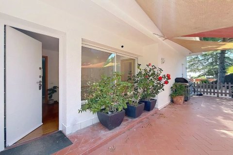 Купить дом в Кабрильс, Испания с 5 комнат, 376м², № 8450 - фото 5