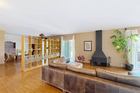 Купить дом в Кабрильс, Испания с 5 комнат, 376м², № 8450 - фото 8
