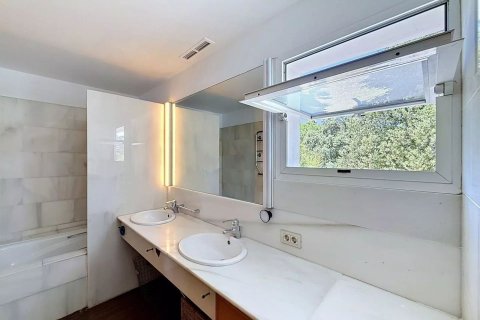Купить дом в Кабрильс, Испания с 5 комнат, 376м², № 8450 - фото 23