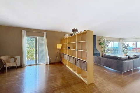 Купить дом в Кабрильс, Испания с 5 комнат, 376м², № 8450 - фото 11