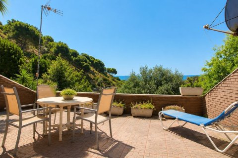 Сasa de 5 dormitorios en venta en Cabrils, Barcelona, Cataluña, Spain № 8451 - foto 27