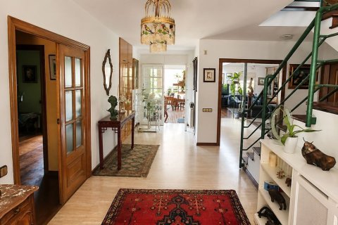 Сasa de 5 dormitorios en venta en Cabrils, Barcelona, Cataluña, Spain № 8451 - foto 10
