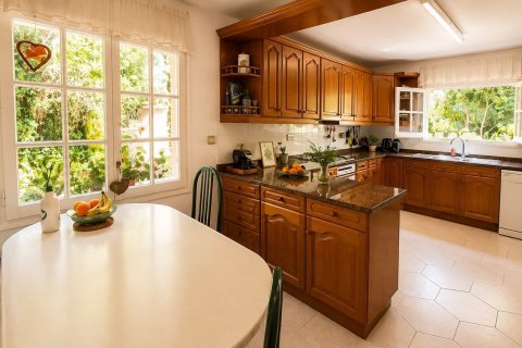 Сasa de 5 dormitorios en venta en Cabrils, Barcelona, Cataluña, Spain № 8451 - foto 16