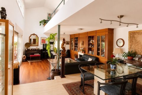 Сasa de 5 dormitorios en venta en Cabrils, Barcelona, Cataluña, Spain № 8451 - foto 11
