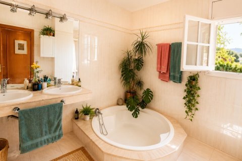 Сasa de 5 dormitorios en venta en Cabrils, Barcelona, Cataluña, Spain № 8451 - foto 21
