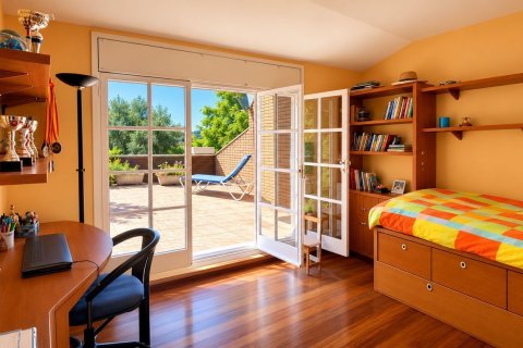 Сasa de 5 dormitorios en venta en Cabrils, Barcelona, Cataluña, Spain № 8451 - foto 26