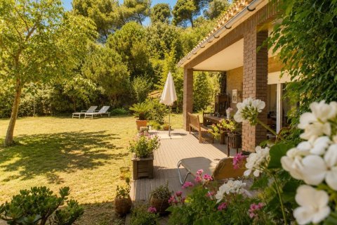 Сasa de 5 dormitorios en venta en Cabrils, Barcelona, Cataluña, Spain № 8451 - foto 23