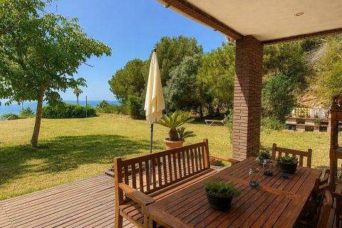 Сasa de 5 dormitorios en venta en Cabrils, Barcelona, Cataluña, Spain № 8451 - foto 3
