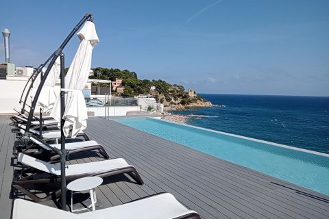 Apartamento de 3 dormitorios en venta en Lloret de Mar, Gerona, Cataluña, Spain № 8447 - foto 16