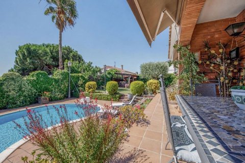 Сasa de 5 dormitorios en venta en Cataluña, Spain № 8449 - foto 12