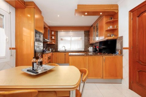 Сasa de 5 dormitorios en venta en Cataluña, Spain № 8449 - foto 19