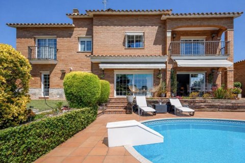 Сasa de 5 dormitorios en venta en Cataluña, Spain № 8449 - foto 7