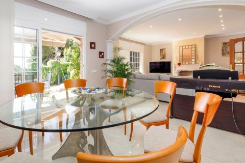 Сasa de 5 dormitorios en venta en Cataluña, Spain № 8449 - foto 17