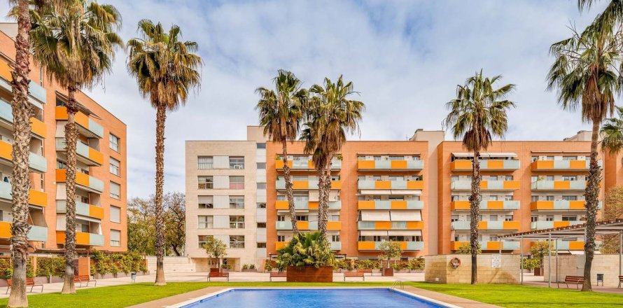 Apartamento de 4 dormitorios en venta en Barcelona, Cataluña, Spain № 8448