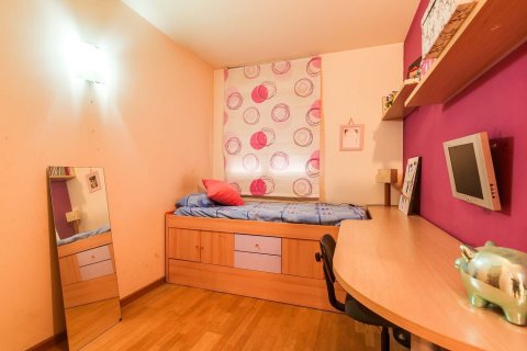 Apartamento de 4 dormitorios en venta en Barcelona, Cataluña, Spain № 8448 - foto 16