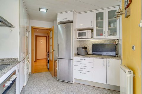 Apartamento de 4 dormitorios en venta en Barcelona, Cataluña, Spain № 8448 - foto 6
