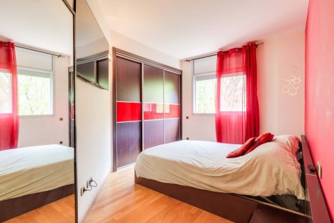 Apartamento de 4 dormitorios en venta en Barcelona, Cataluña, Spain № 8448 - foto 10