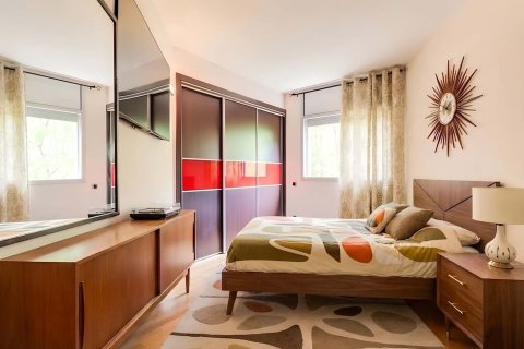 Apartamento de 4 dormitorios en venta en Barcelona, Cataluña, Spain № 8448 - foto 11