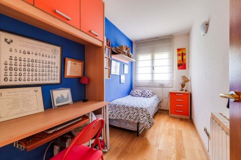 Apartamento de 4 dormitorios en venta en Barcelona, Cataluña, Spain № 8448 - foto 12