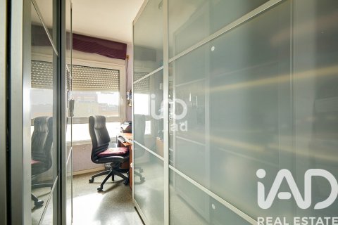 Купить квартиру в Барселона, Испания с 3 спальни, 97м², № 8453 - фото 15