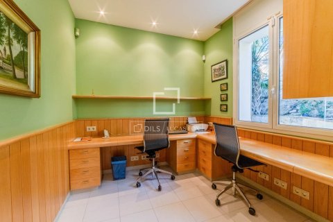 Villa de 5 dormitorios en venta en Sitges, Barcelona, Cataluña, Spain № 4002 - foto 11