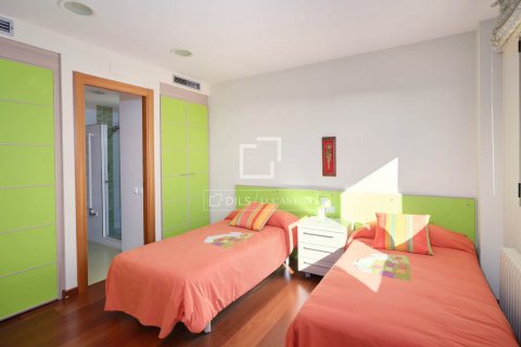Villa de 5 dormitorios en venta en Sant Vicenc De Montalt, Barcelona, Cataluña, Spain № 4000 - foto 28